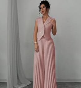 Stylish Women's Sleeveless Blazer & Wide-Leg Pleated Pants Set - Image 4