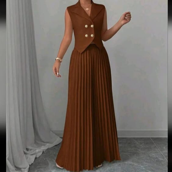 Stylish Women's Sleeveless Blazer & Wide-Leg Pleated Pants Set - Image 5