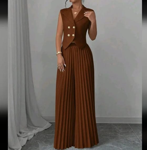 Stylish Women's Sleeveless Blazer & Wide-Leg Pleated Pants Set - Image 9