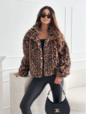 Stunning Women's Leopard print faux fur jacket - Cropped Winter Jacket